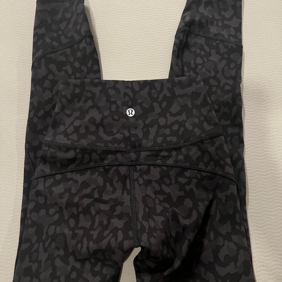 Lululemon in movement - Picture 2 of 2